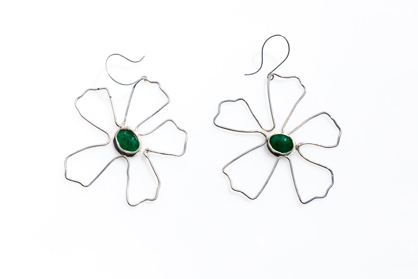 Floral emerald earrings